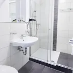 Hostel Villa-bassermann, Stilvoll, 2 Min Zum Schloss, Schnelles Wlan & Parkplatz