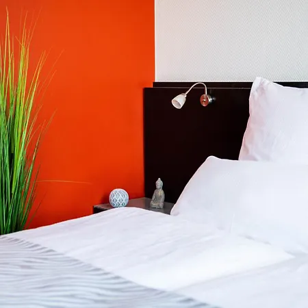 ホステル Villa-bassermann, Stilvoll, 2 Min Zum Schloss, Schnelles Wlan & Parkplatz シュヴェツィンゲン