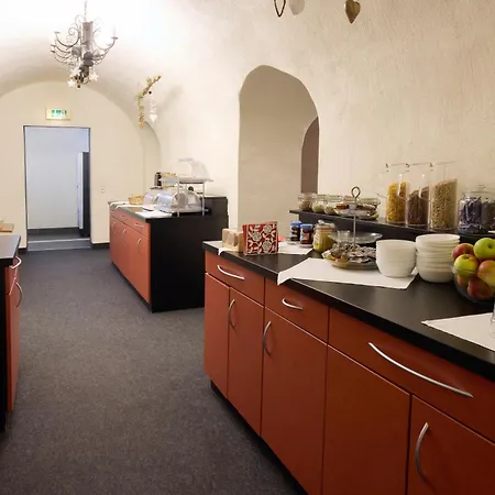 ホステル Villa-bassermann, Stilvoll, 2 Min Zum Schloss, Schnelles Wlan & Parkplatz シュヴェツィンゲン