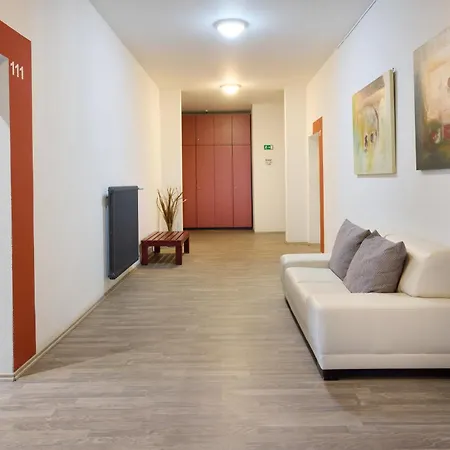 Villa-bassermann, Stilvoll, 2 Min Zum Schloss, Schnelles Wlan & Parkplatz Σβέτζινγκεν