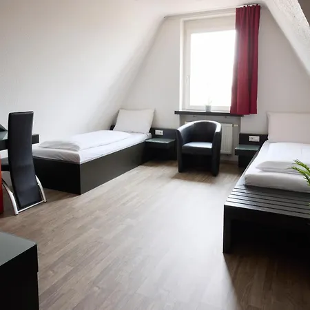 Villa-bassermann, Stilvoll, 2 Min Zum Schloss, Schnelles Wlan & Parkplatz שווצינגן