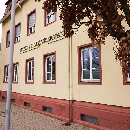 Villa-bassermann, Stilvoll, 2 Min Zum Schloss, Schnelles Wlan & Parkplatz *