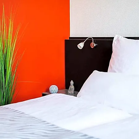 Hostel Villa-bassermann, Stilvoll, 2 Min Zum Schloss, Schnelles Wlan & Parkplatz Σβέτζινγκεν