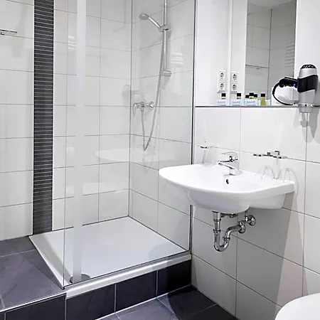 Hostel Villa-bassermann, Stilvoll, 2 Min Zum Schloss, Schnelles Wlan & Parkplatz *
