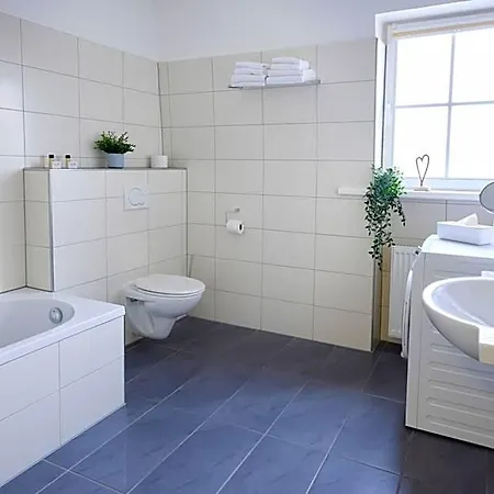 Hostel Villa-bassermann, Stilvoll, 2 Min Zum Schloss, Schnelles Wlan & Parkplatz