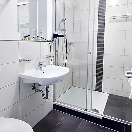 Villa-bassermann, Stilvoll, 2 Min Zum Schloss, Schnelles Wlan & Parkplatz * Σβέτζινγκεν