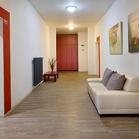 Villa-bassermann, Stilvoll, 2 Min Zum Schloss, Schnelles Wlan & Parkplatz Σβέτζινγκεν