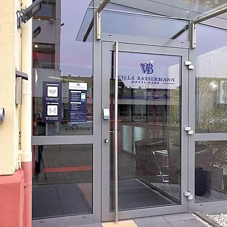 Hostel Villa-bassermann, Stilvoll, 2 Min Zum Schloss, Schnelles Wlan & Parkplatz Σβέτζινγκεν