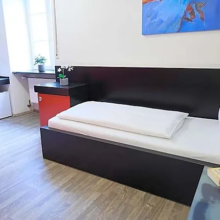 Villa-bassermann, Stilvoll, 2 Min Zum Schloss, Schnelles Wlan & Parkplatz Σβέτζινγκεν