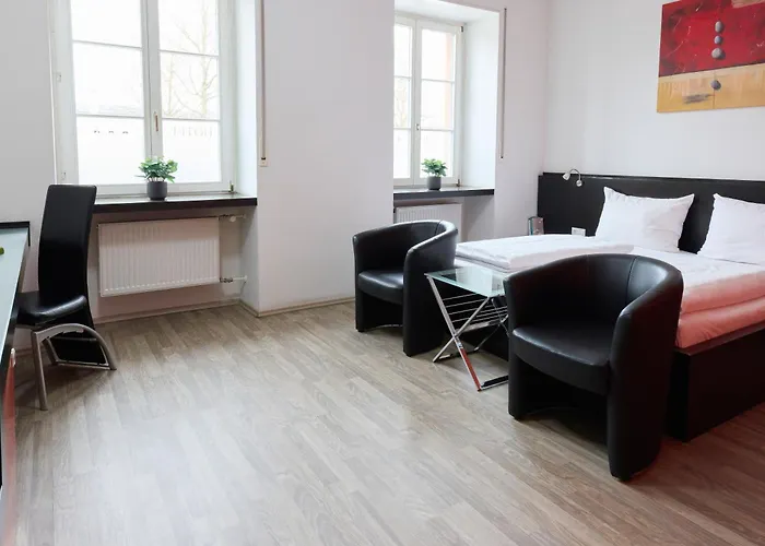 Villa-bassermann, Stilvoll, 2 Min Zum Schloss, Schnelles Wlan & Parkplatz Σβέτζινγκεν