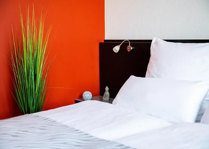 Hostel Villa-bassermann, Stilvoll, 2 Min Zum Schloss, Schnelles Wlan & Parkplatz Σβέτζινγκεν