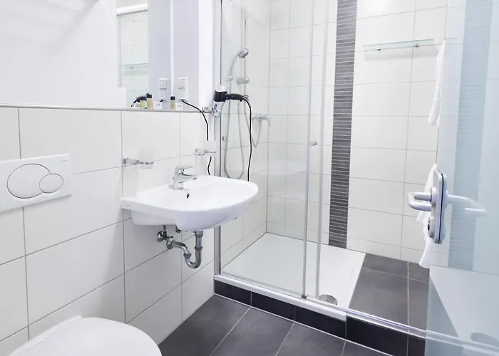 Hostel Villa-bassermann, Stilvoll, 2 Min Zum Schloss, Schnelles Wlan & Parkplatz