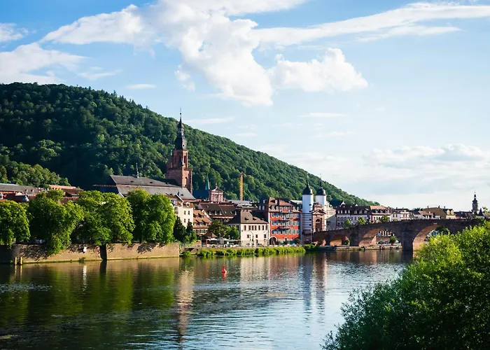 Hostel Villa-bassermann, Stilvoll, 2 Min Zum Schloss, Schnelles Wlan & Parkplatz Σβέτζινγκεν